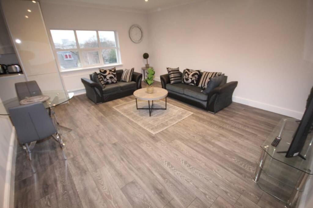 Great West Road Apartments Flat D London Luaran gambar